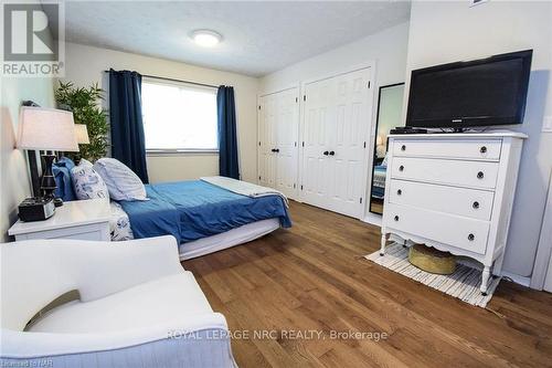 199 Lakewood Avenue, Fort Erie (337 - Crystal Beach), ON - Indoor Photo Showing Bedroom