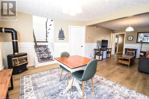 199 Lakewood Avenue, Fort Erie (337 - Crystal Beach), ON - Indoor Photo Showing Living Room With Fireplace