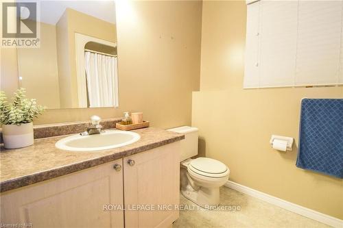 199 Lakewood Avenue, Fort Erie (337 - Crystal Beach), ON - Indoor Photo Showing Bathroom