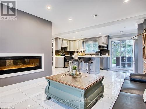 1729 Third St Louth Street, St. Catharines (454 - Rural Fourth), ON - Indoor Photo Showing Living Room With Fireplace