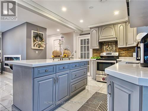 1729 Third St Louth Street, St. Catharines (454 - Rural Fourth), ON - Indoor Photo Showing Kitchen With Upgraded Kitchen