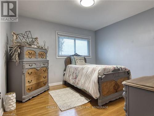 1729 Third St Louth Street, St. Catharines (454 - Rural Fourth), ON - Indoor Photo Showing Bedroom