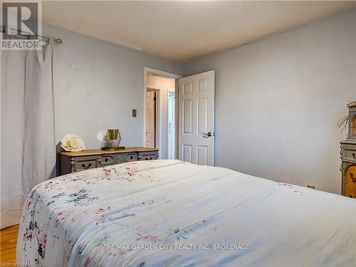 1729 Third St Louth Street, St. Catharines (454 - Rural Fourth), ON - Indoor Photo Showing Bedroom