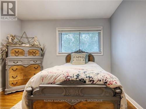 1729 Third St Louth Street, St. Catharines (454 - Rural Fourth), ON - Indoor Photo Showing Bedroom