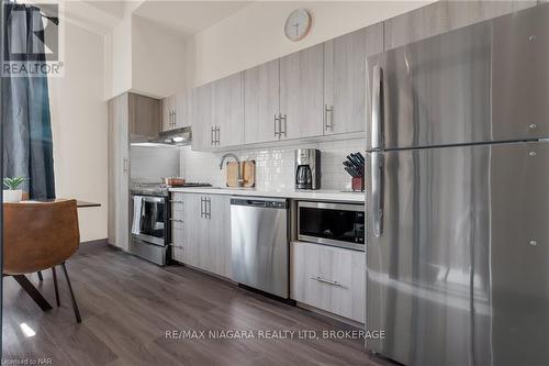 204 - 121 King Street E, Hamilton (Beasley), ON - Indoor Photo Showing Kitchen With Stainless Steel Kitchen