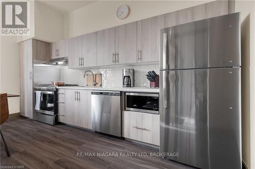 204 - 121 King Street E, Hamilton (Beasley), ON - Indoor Photo Showing Kitchen With Stainless Steel Kitchen