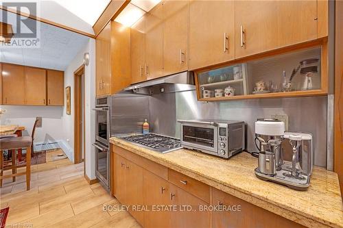 21 Woodmount Drive, St. Catharines (460 - Burleigh Hill), ON - Indoor Photo Showing Kitchen