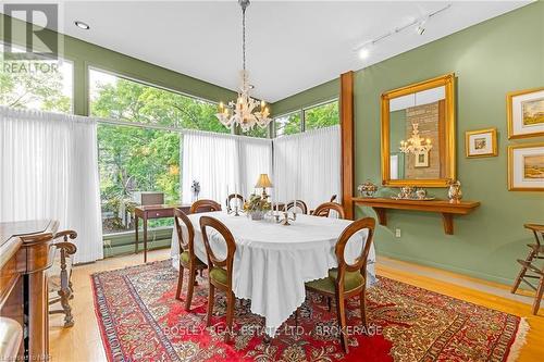 21 Woodmount Drive, St. Catharines (460 - Burleigh Hill), ON - Indoor Photo Showing Dining Room