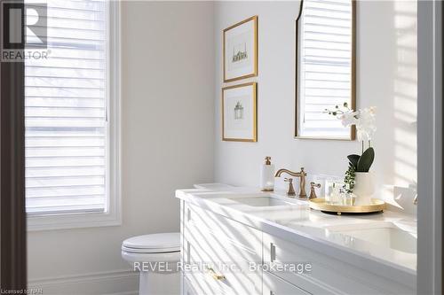 27 Arbourvale, St. Catharines (461 - Glendale/Glenridge), ON - Indoor Photo Showing Bathroom