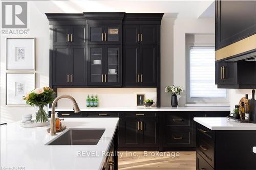 27 Arbourvale, St. Catharines (461 - Glendale/Glenridge), ON - Indoor Photo Showing Kitchen With Double Sink With Upgraded Kitchen