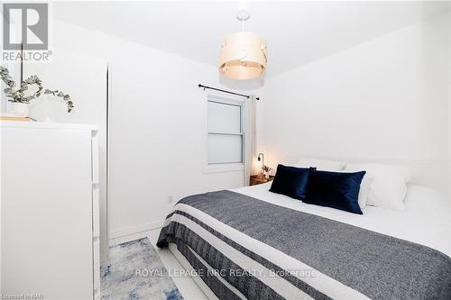 37 Lock Street, St. Catharines (438 - Port Dalhousie), ON - Indoor Photo Showing Bedroom