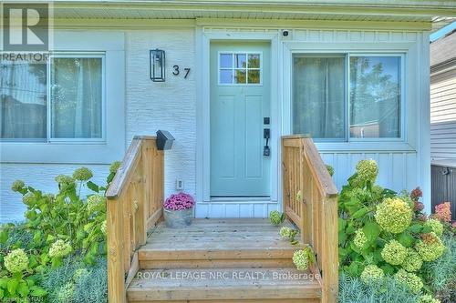 37 Lock Street, St. Catharines (438 - Port Dalhousie), ON - Outdoor