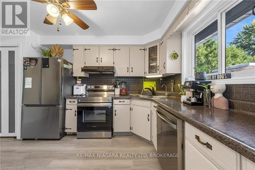 9 Orlando Drive, St. Catharines (443 - Lakeport), ON - Indoor Photo Showing Kitchen