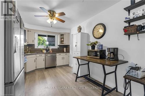 9 Orlando Drive, St. Catharines (443 - Lakeport), ON - Indoor Photo Showing Kitchen