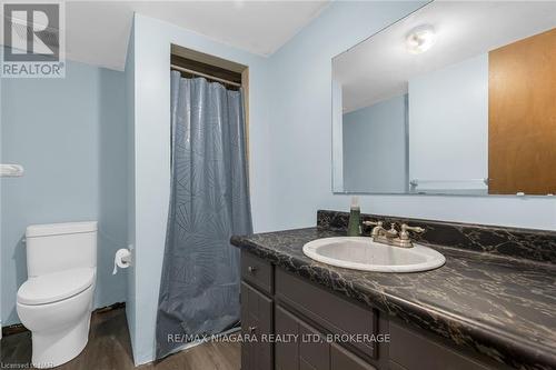 9 Orlando Drive, St. Catharines (443 - Lakeport), ON - Indoor Photo Showing Bathroom