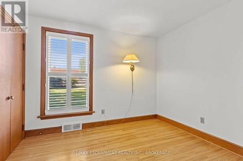 12 Broderick Avenue, Thorold (557 - Thorold Downtown), ON - Indoor Photo Showing Other Room