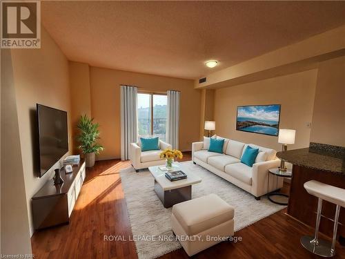 812 - 135 James Street S, Hamilton (Corktown), ON - Indoor Photo Showing Living Room