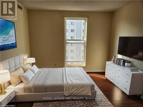 812 - 135 James Street S, Hamilton (Corktown), ON - Indoor Photo Showing Bedroom