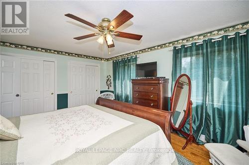 51250 Tunnacliffe Road S, Wainfleet (879 - Marshville/Winger), ON - Indoor Photo Showing Bedroom