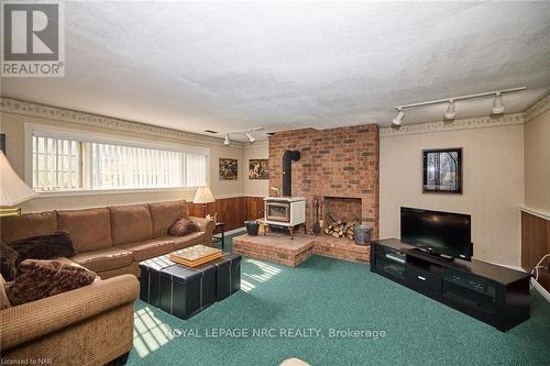 51250 Tunnacliffe Road S, Wainfleet (879 - Marshville/Winger), ON - Indoor Photo Showing Living Room