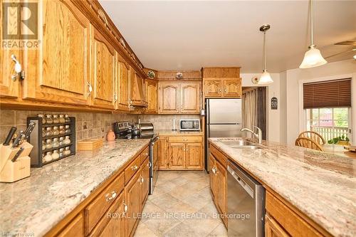 51250 Tunnacliffe Road S, Wainfleet (879 - Marshville/Winger), ON - Indoor Photo Showing Kitchen With Double Sink