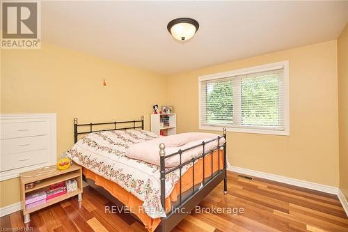 6421 Dorchester Road, Niagara Falls (216 - Dorchester), ON - Indoor Photo Showing Bedroom