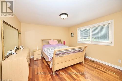 6421 Dorchester Road, Niagara Falls (216 - Dorchester), ON - Indoor Photo Showing Bedroom