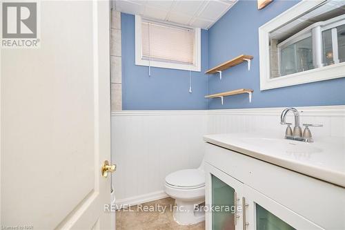 6421 Dorchester Road, Niagara Falls (216 - Dorchester), ON - Indoor Photo Showing Bathroom