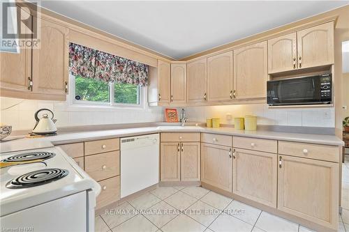 505 Vine Street, St. Catharines (442 - Vine/Linwell), ON - Indoor Photo Showing Kitchen