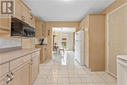 505 Vine Street, St. Catharines (442 - Vine/Linwell), ON - Indoor Photo Showing Kitchen