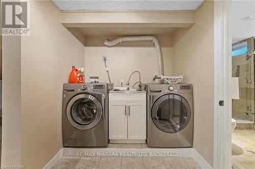 505 Vine Street, St. Catharines (442 - Vine/Linwell), ON - Indoor Photo Showing Laundry Room