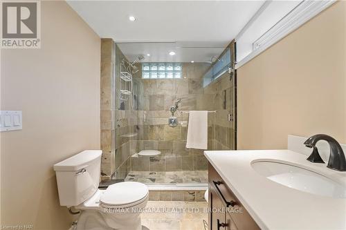 505 Vine Street, St. Catharines (442 - Vine/Linwell), ON - Indoor Photo Showing Bathroom