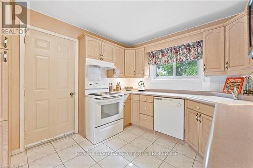 505 Vine Street, St. Catharines (442 - Vine/Linwell), ON - Indoor Photo Showing Kitchen