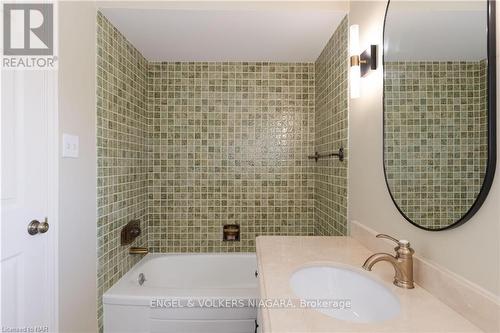 22 Port Master Drive, St. Catharines (439 - Martindale Pond), ON - Indoor Photo Showing Bathroom