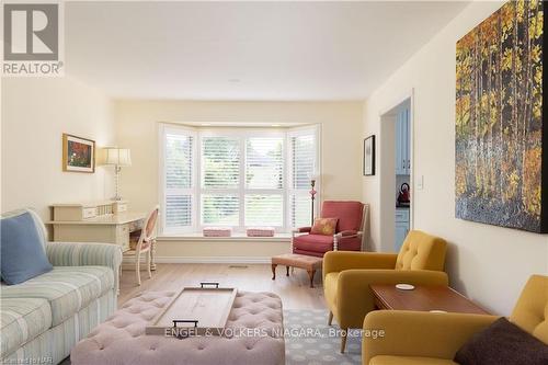 22 Port Master Drive, St. Catharines (439 - Martindale Pond), ON - Indoor Photo Showing Living Room