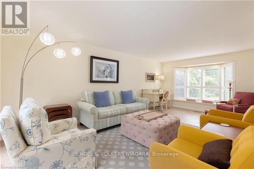 22 Port Master Drive, St. Catharines (439 - Martindale Pond), ON - Indoor Photo Showing Living Room