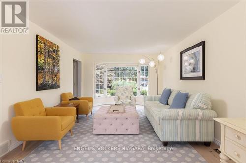 22 Port Master Drive, St. Catharines (439 - Martindale Pond), ON - Indoor Photo Showing Living Room