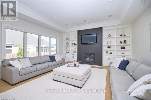 107 Millpond Road, Niagara-On-The-Lake (105 - St. Davids), ON - Indoor Photo Showing Living Room With Fireplace