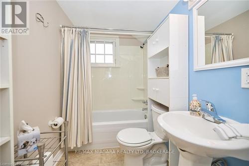 50 Riceland Avenue, Fort Erie (333 - Lakeshore), ON - Indoor Photo Showing Bathroom