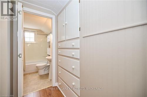 50 Riceland Avenue, Fort Erie (333 - Lakeshore), ON - Indoor Photo Showing Bathroom