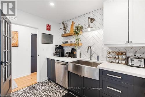 65 Parkview Road, St. Catharines (445 - Facer), ON - Indoor Photo Showing Kitchen