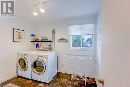 3195 St. Patrick Avenue, Niagara Falls (206 - Stamford), ON - Indoor Photo Showing Laundry Room