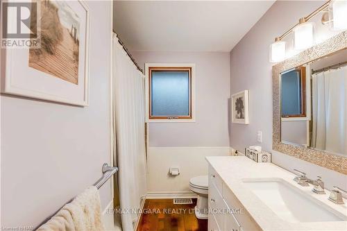 3195 St. Patrick Avenue, Niagara Falls (206 - Stamford), ON - Indoor Photo Showing Bathroom