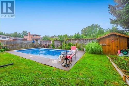 3195 St. Patrick Avenue, Niagara Falls (206 - Stamford), ON - Outdoor With In Ground Pool With Backyard