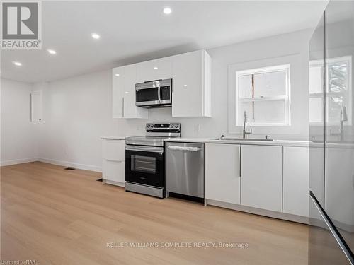 175 York Street, St. Catharines (452 - Haig), ON - Indoor Photo Showing Kitchen