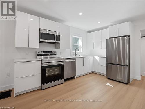 175 York Street, St. Catharines (452 - Haig), ON - Indoor Photo Showing Kitchen