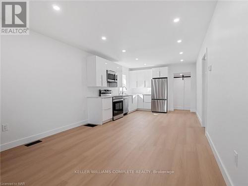 175 York Street, St. Catharines (452 - Haig), ON - Indoor Photo Showing Kitchen