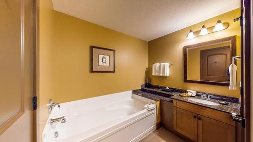 255-1200 Rancher Creek Road, Osoyoos, BC - Indoor Photo Showing Bathroom