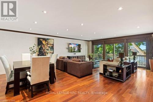 24 - 5 Carncastle Gate, St. Catharines (437 - Lakeshore), ON - Indoor Photo Showing Living Room