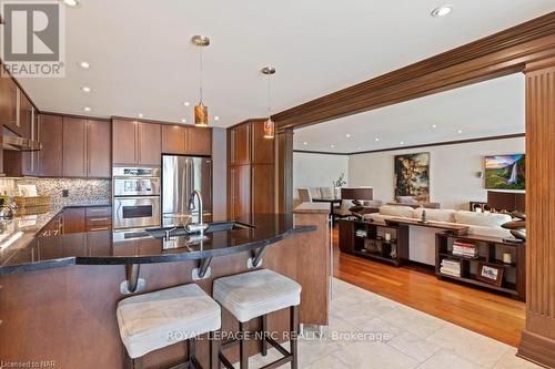 24 - 5 Carncastle Gate, St. Catharines (437 - Lakeshore), ON - Indoor Photo Showing Kitchen With Double Sink With Upgraded Kitchen